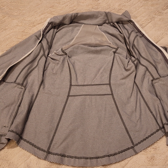 Like-New Lululemon Athletica Define Jacket Sz 6 - Picture 7 of 11